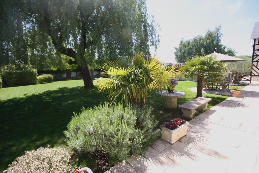 Bed and Breakfast Manoir De La Croix-Sonnet Трувиль-сюр-Мер Экстерьер фото